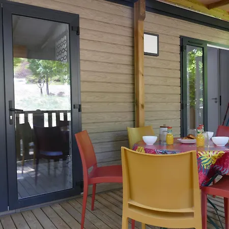 Camping Le Vieux Colombier *